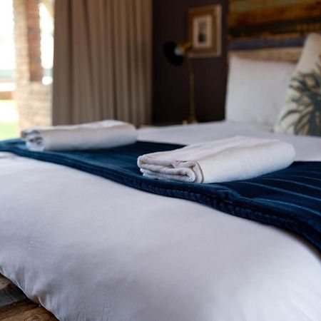 Red Sands Country Lodge Kuruman Extérieur photo