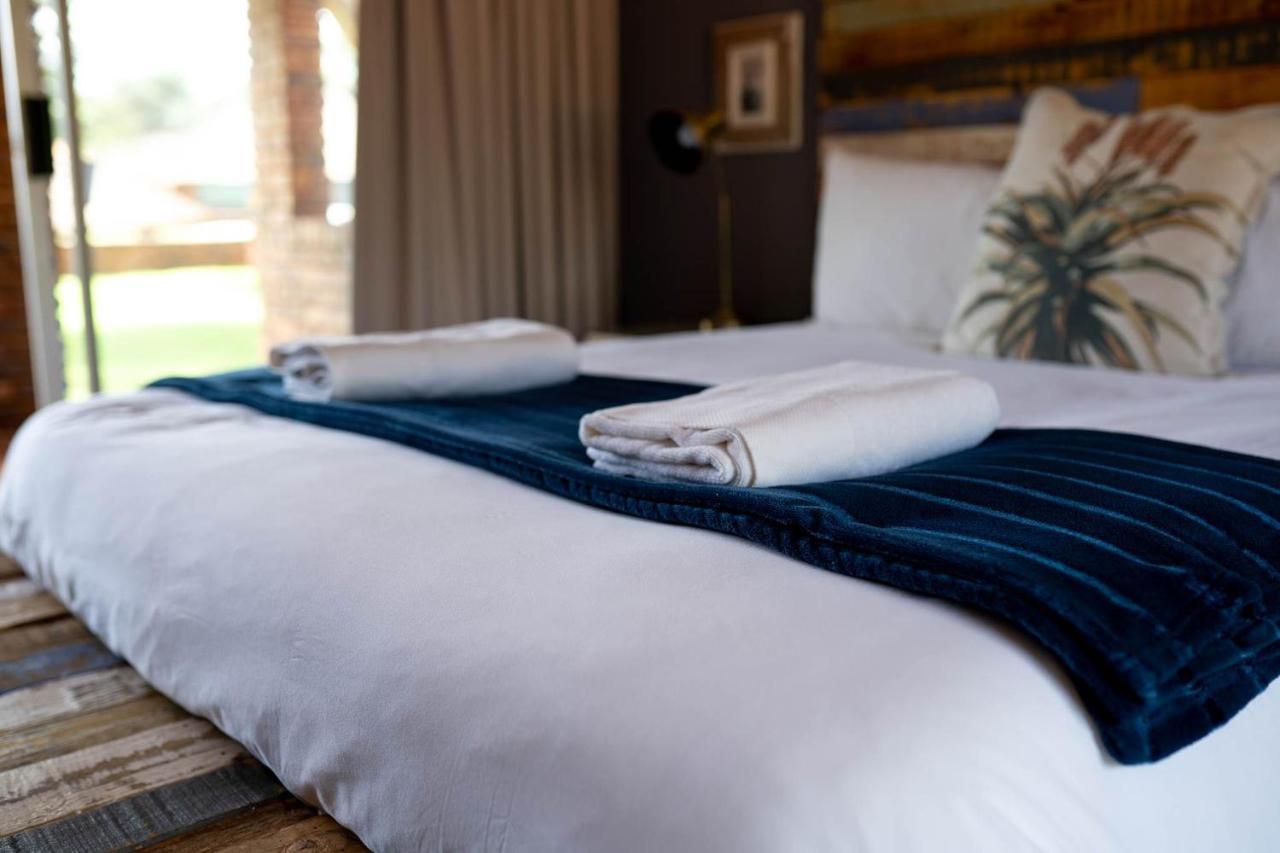 Red Sands Country Lodge Kuruman Extérieur photo