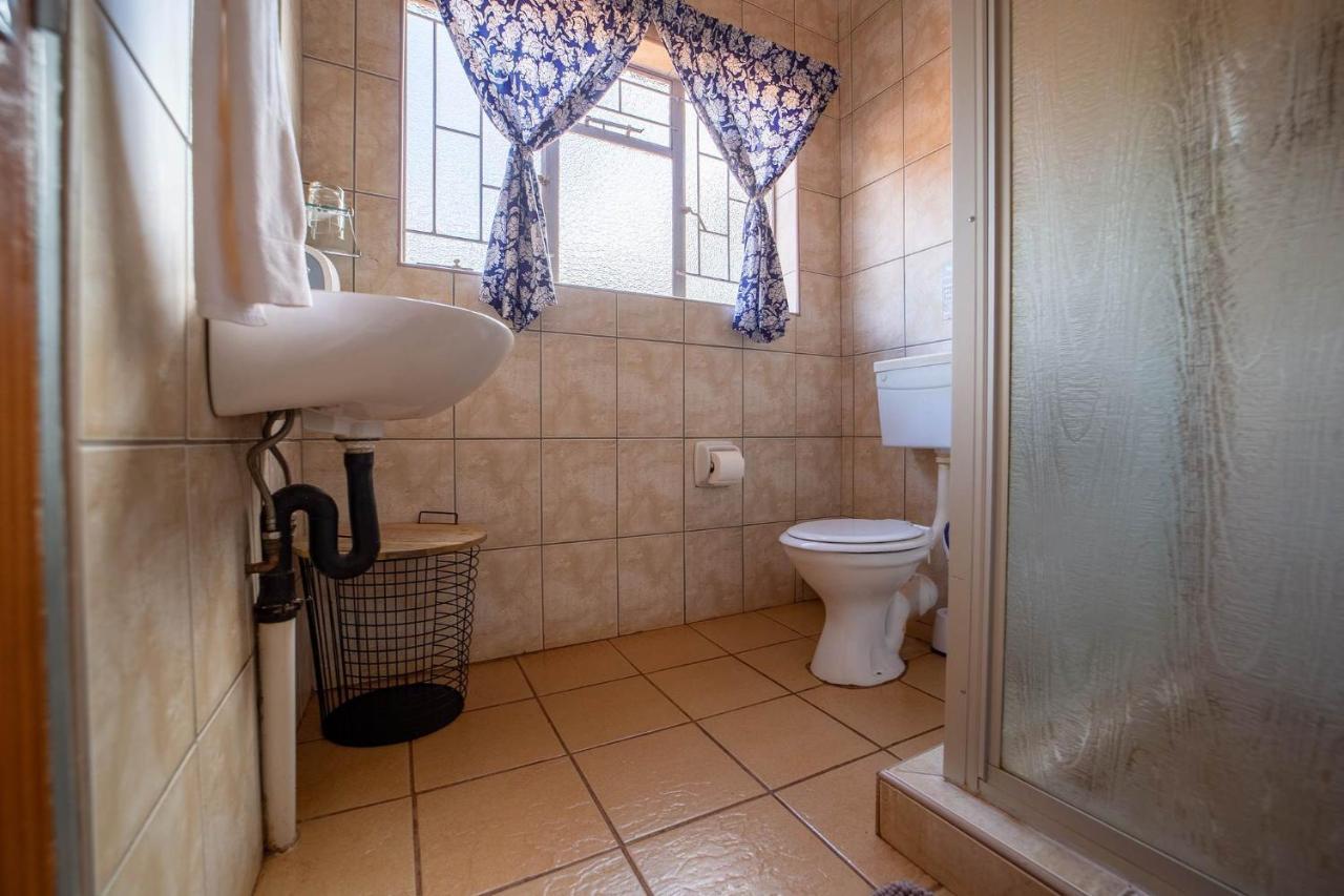 Red Sands Country Lodge Kuruman Extérieur photo