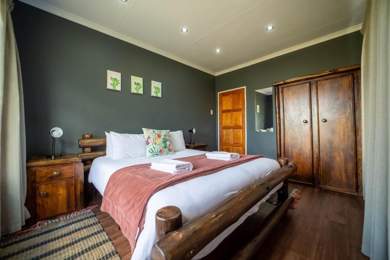 Red Sands Country Lodge Kuruman Extérieur photo